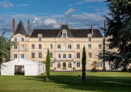 Château de Briançon, The Originals Relaisにある庭