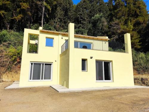 Villa Marianthi Afroditi House in Achillion woods