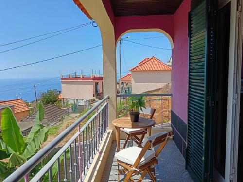 Casa Central - Peceful Mountain Retreat in Calheta