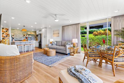 Χώρος καθιστικού στο NEWEST unit - California meets Maui 1 BR Golfcourse view H105