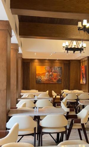 Restaurant ou autre lieu de restauration dans l'établissement Mar Charbel Hotel Cairo