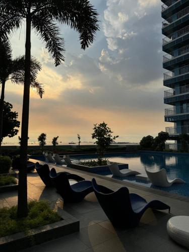 Stylish 1BR Near Airport Facing the Bay - 9d