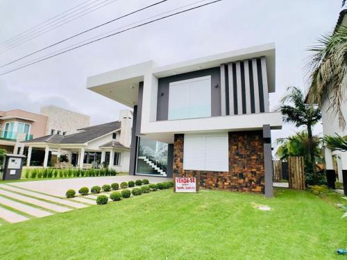 Billede fra billedgalleriet på Casa de Luxo Decorada no Condomínio La Plage i Xangri-lá