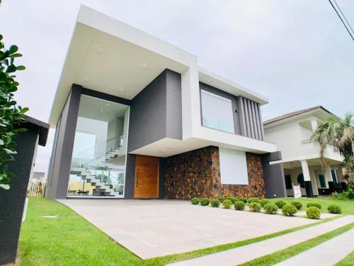 Billede fra billedgalleriet på Casa de Luxo Decorada no Condomínio La Plage i Xangri-lá