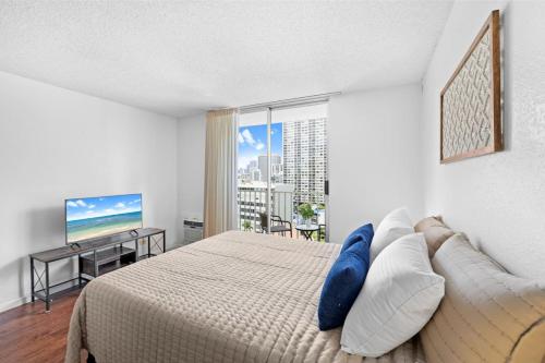 Centrally located walk to Hilton Lagoon_2