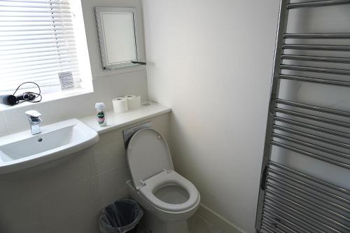Luxury Rooms - Pick a Room - Free Parking & Kitchen Access, Near Etihad Stadium, The Coop Live & Piccadilly Station, Manchester photo 45