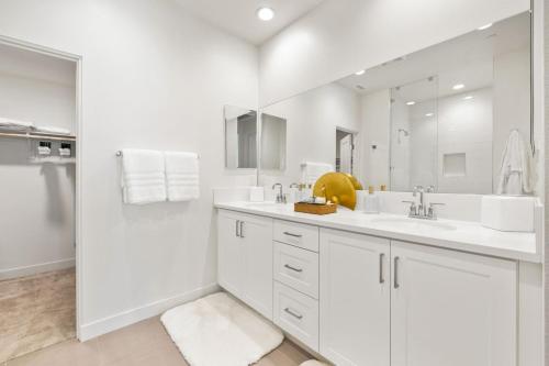 Ένα μπάνιο στο PGA West -3 bdrm house w/Bonus Loft, Sleeps 8, Pool, Gym