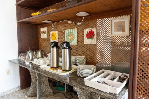 Kemudahan buat kopi dan teh di Pousada Girassol