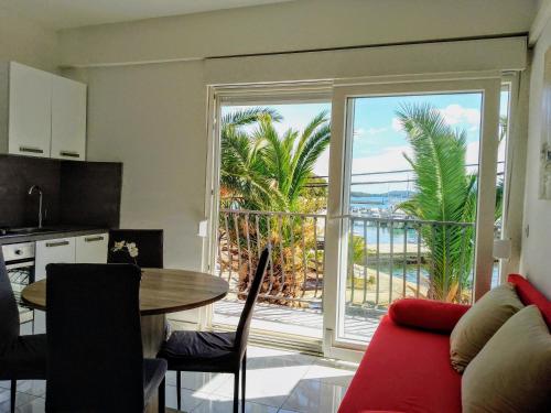 Fotografie z fotogalerie ubytování apartmani helena 1 v destinaci Kukljica