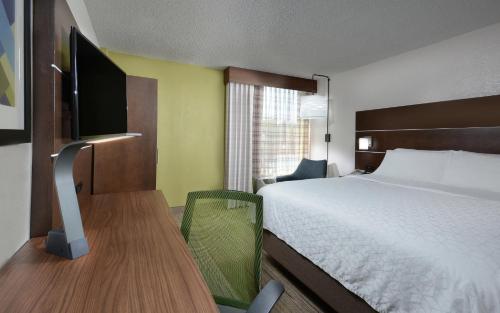 Ένα ή περισσότερα κρεβάτια σε δωμάτιο στο Holiday Inn Express Danville by IHG