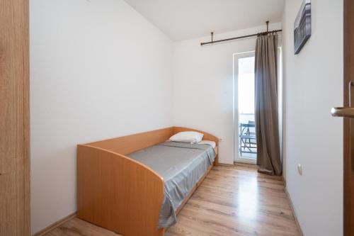 Apartments with WiFi Zadar - 23521