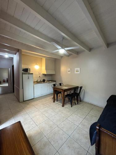 Η κουζίνα ή μικρή κουζίνα στο Paso de los Andes 1450 Mendoza Suites