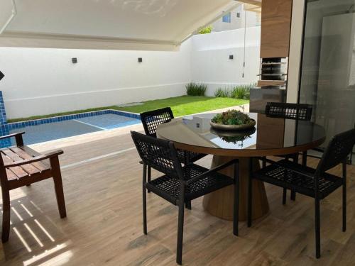 Πισίνα στο ή κοντά στο Linda casa próximo ao Busca Vida