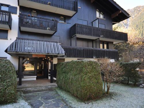 Studio confortable rénové en résidence verdoyante à Chamonix