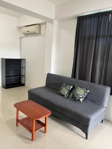 Χώρος καθιστικού στο Seaview Heights Apartment