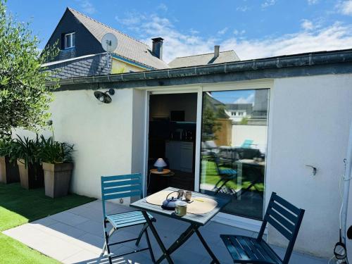 Studio Ty Cool, jardin 200m carré, 50m plage, wifi, parking