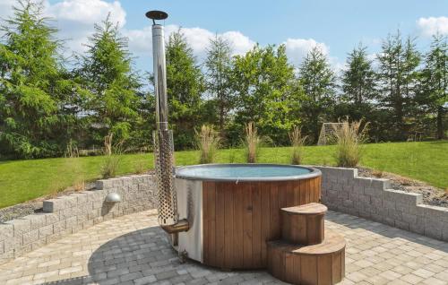 Zahrada ubytování 4 Bedroom Gorgeous Home In Glesborg