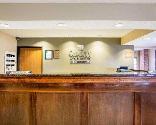 a lobby of a hospital with a reception desk at Quality Inn & Suites Kimberly - Appleton East in Kimberly