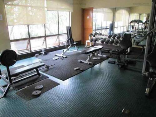 Fitness centrum a/nebo fitness zařízení v ubytování Fully-furnished 2BR Condo in Pasig, Cainta