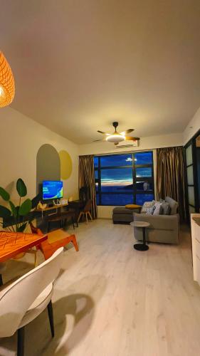 Μια τηλεόραση ή/και κέντρο ψυχαγωγίας στο Mango House6-Highest floor I Biggest unit I SeaView I Waterfilter I Wifi-JQ