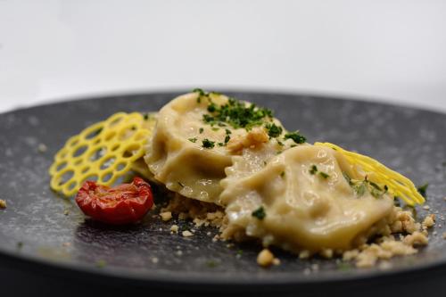 Makanan di atau berdekatan hotel