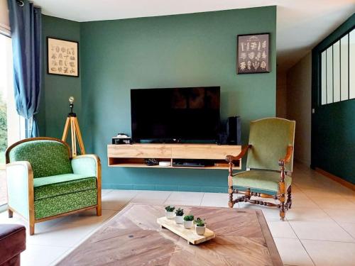 Photo de la galerie de l'établissement Les Zinnias Villa 3 chambres 4 lits 2 sdb Terrasse & Jardin, à Riorges