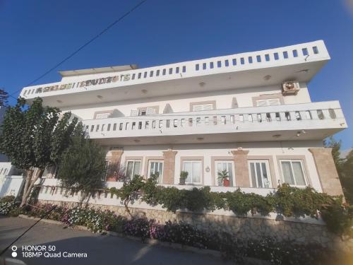 Budova, kde se aparthotel nachází
