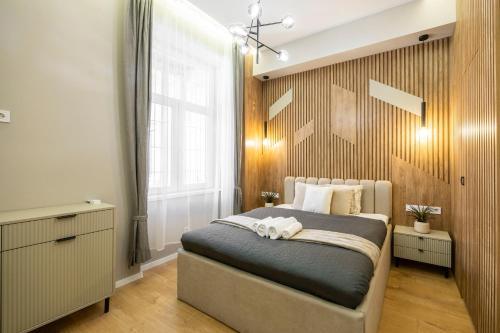 Exclusive n' Spacious Elizabeth Central Suite