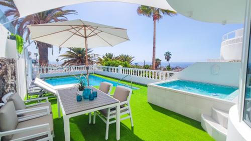 Sunset Suite - private pool and jacuzzi with oceanview