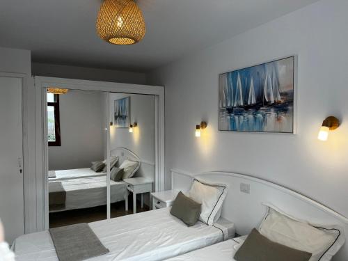 Coastal Apartment 5 Min from Playa del Inglés Pool & Quiet Complex