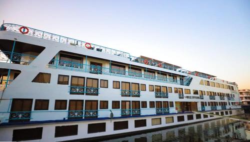 Nile Cruise 2 nights 3 Days From Aswan to Luxor with tours