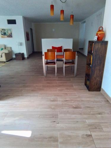 Ruang duduk di Casa Rafter Abades