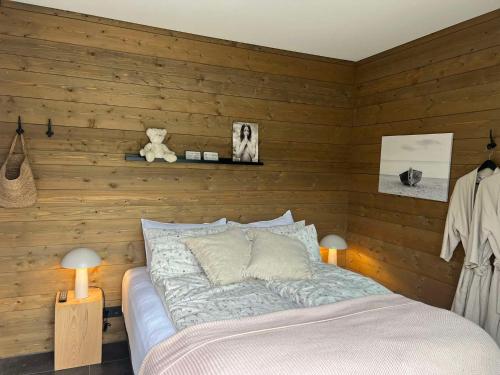 Llit o llits en una habitació de Riverside Cottage