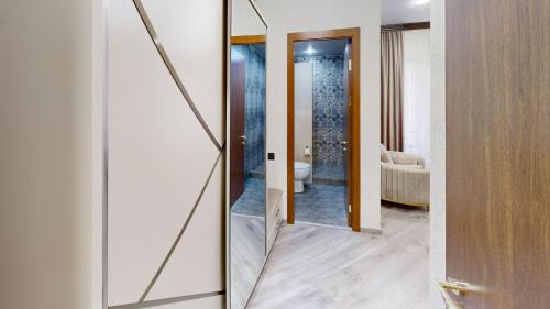 Фотография из галереи Royal Renaissance Hotel в Ереване