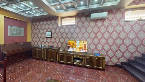 Гостиная зона в Royal Renaissance Hotel
