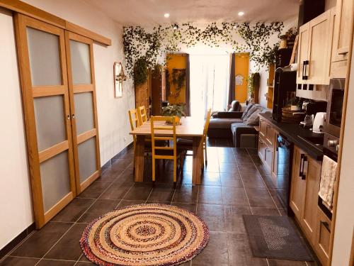 Photo de la galerie de l'établissement Chez Bel Isa charmant T3, à Tallard