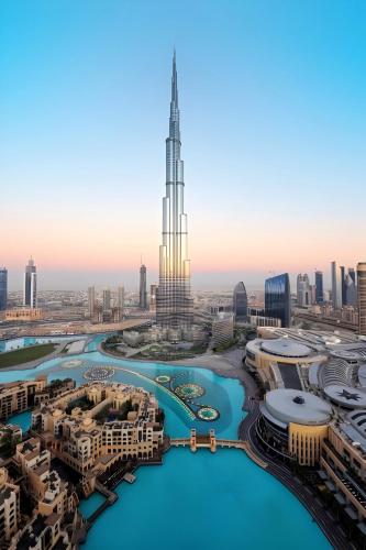 5 Minute Walk to The Fountains! Full Burj Khalifa View! 5-star Pool & Gym!