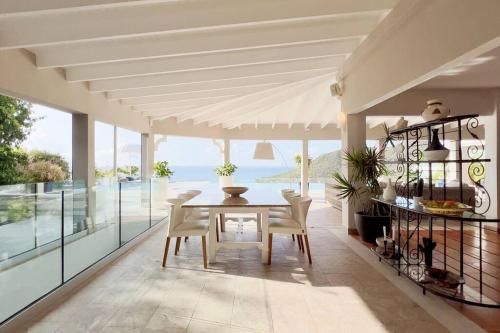 Μπαλκόνι ή βεράντα στο Luxurious 7-Bedroom Villa with magnificent view
