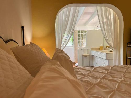Ένα ή περισσότερα κρεβάτια σε δωμάτιο στο Luxurious 7-Bedroom Villa with magnificent view