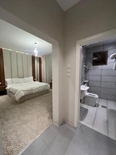 Ένα μπάνιο στο نزل أحد