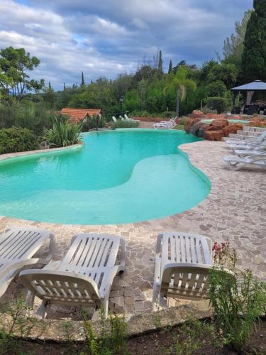 Πισίνα στο ή κοντά στο Cabañas El Mirador