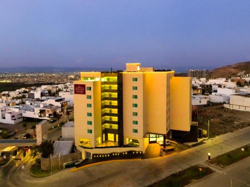 an overhead view of a building in a city at Ankara Pedregal Centro de Convenciones in San Luis Potosí