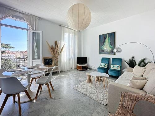 Photo de la galerie de l'établissement 60m2 parking privé - 600m Palais & plages, à Cannes