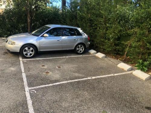Photo de la galerie de l'établissement 60m2 parking privé - 600m Palais & plages, à Cannes