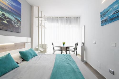 1st Line Pretty Studio Las Canteras
