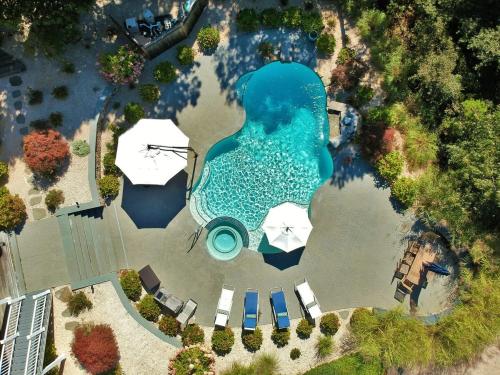 Πισίνα στο ή κοντά στο Water Views Heated Pool & Hot Tub