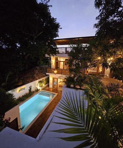 สระว่ายน้ำที่อยู่ใกล้ ๆ หรือใน Villa Vista