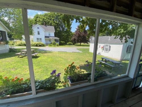 Zahrada ubytování Bar Harbor Cottages & Suites
