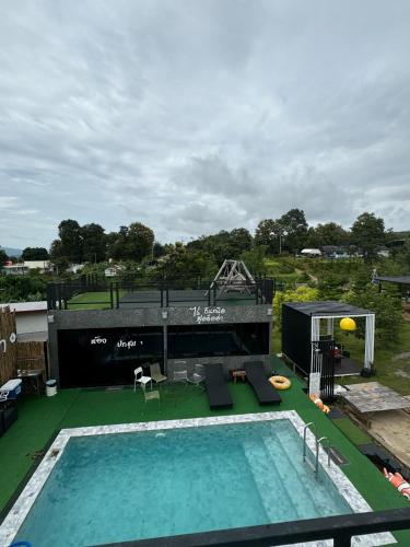 Bazén v ubytování Inthanin Pool Villa nebo v jeho okolí