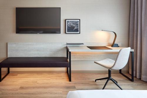 Μια τηλεόραση ή/και κέντρο ψυχαγωγίας στο AC Hotel by Marriott Palo Alto